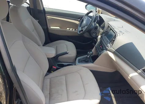 2017 Hyundai Elantra Se z USA, uszkodzony, nr VIN KMHD84LF7HU076817